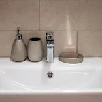 Design 1bdr In Center Apartment *