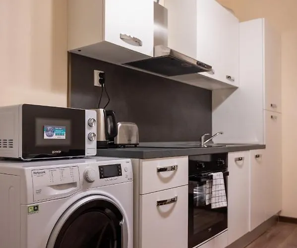 Design 1bdr In Center *