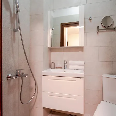 Design 1bdr In Center