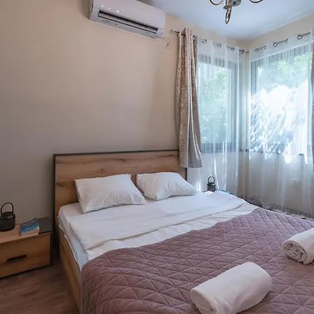 Design 1bdr In Center